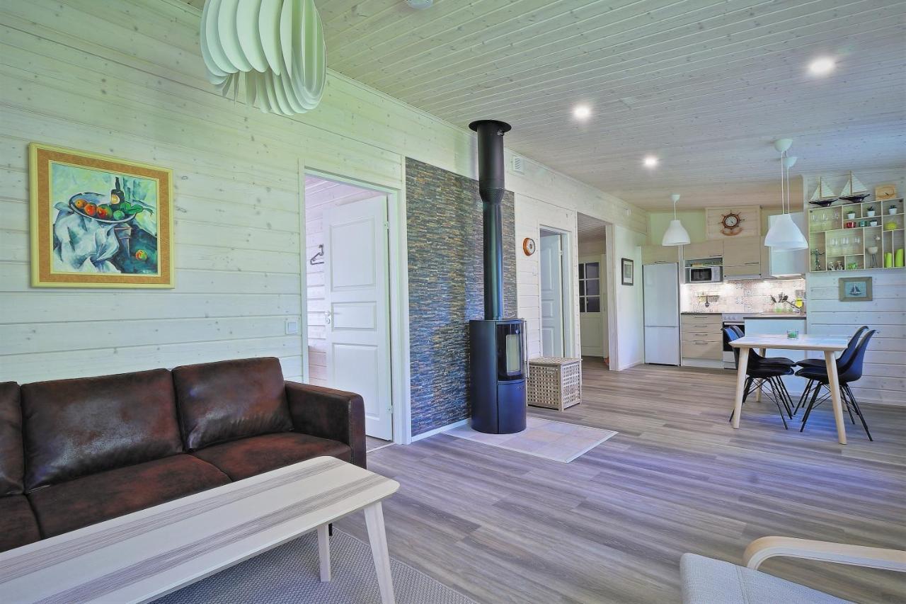 Villa Maria Cottages Jaala エクステリア 写真
